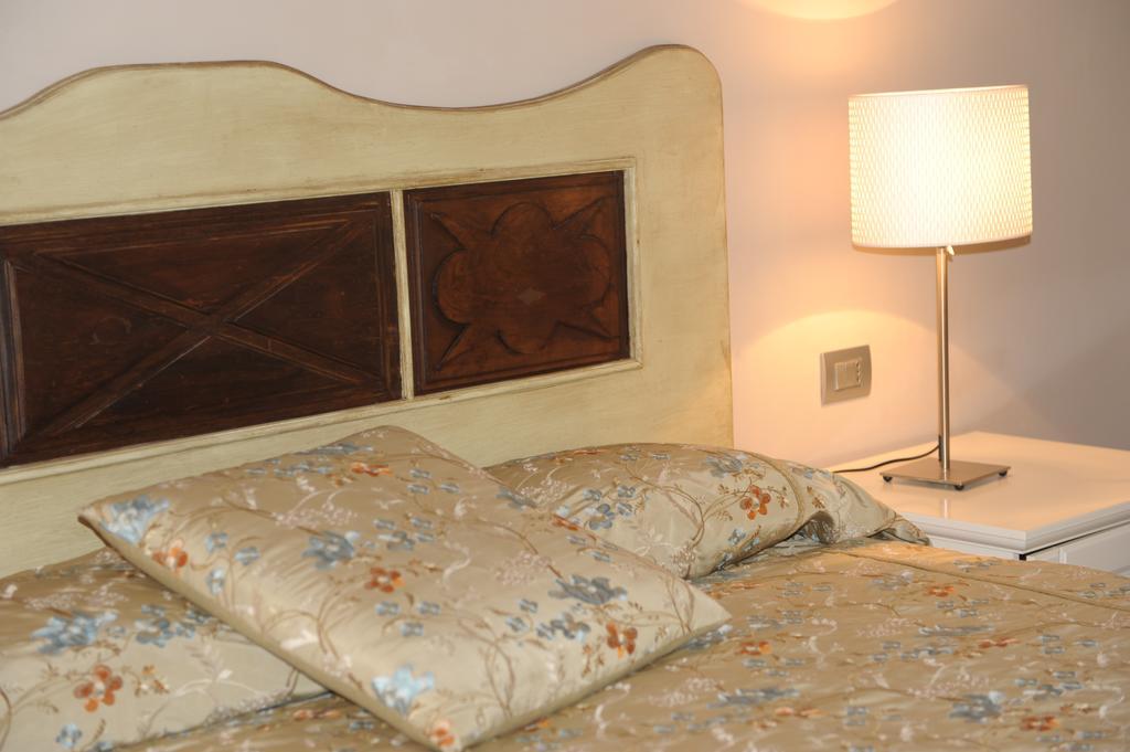 Relais Al Bel San Domenico Bed and Breakfast Alba  Kamer foto
